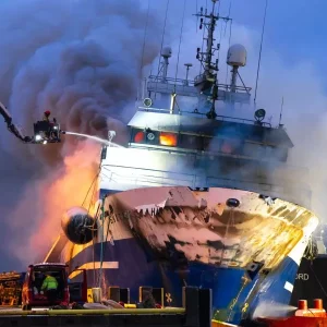 BIO FOAM, fluorfritt syntetiskt skumkoncentrat med multi-expansion, effektivt mot kolvätebränder